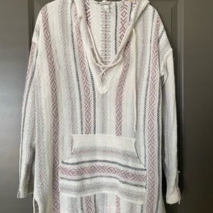 ✨✨ 3 for 30 ✨✨ Lizard Thicket pullover.